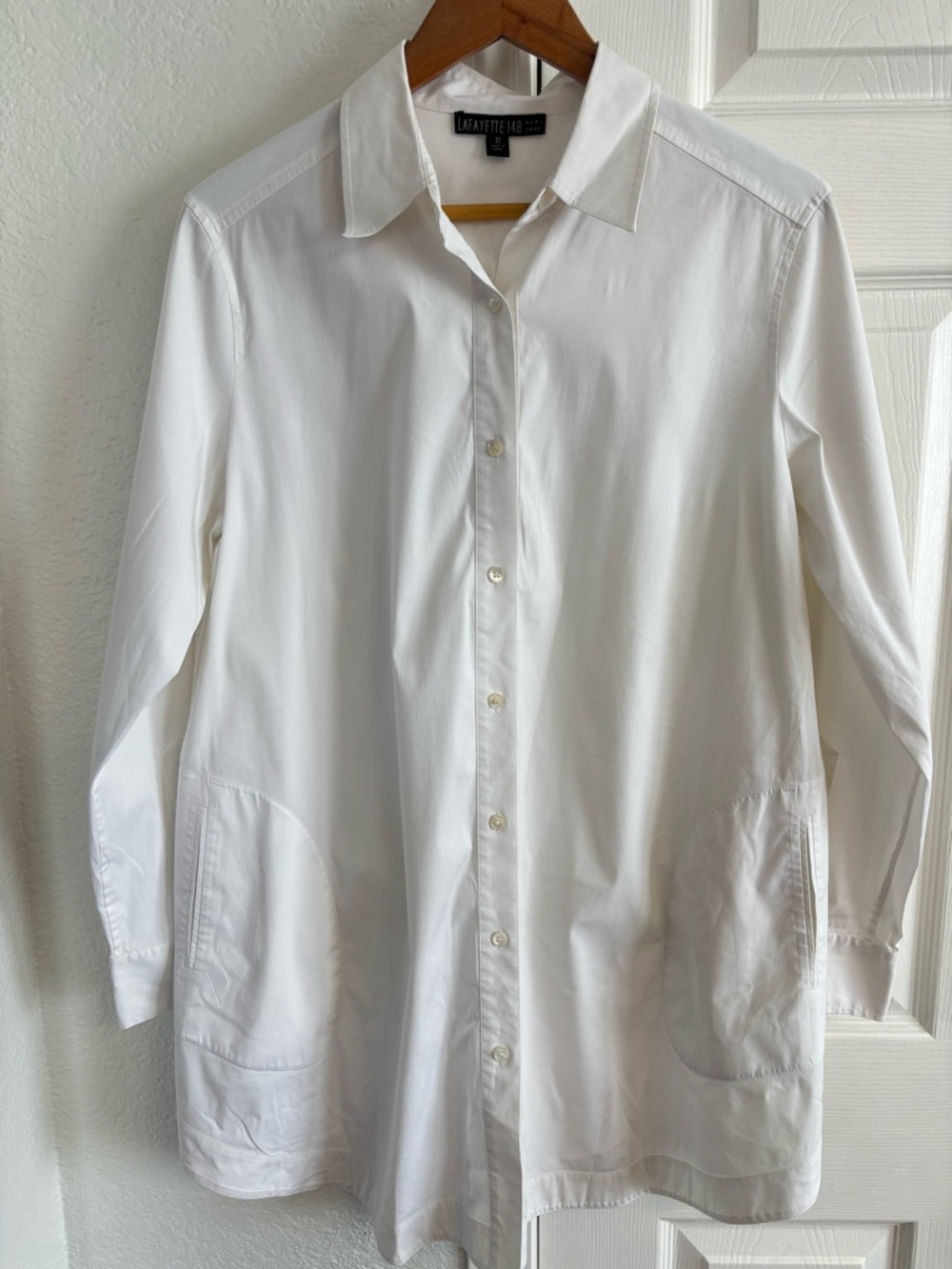 Lafayette‎ 148 White Button Down Women’s Shirt Pockets Blouse Size 12